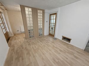 Photo 7- click for photo gallery